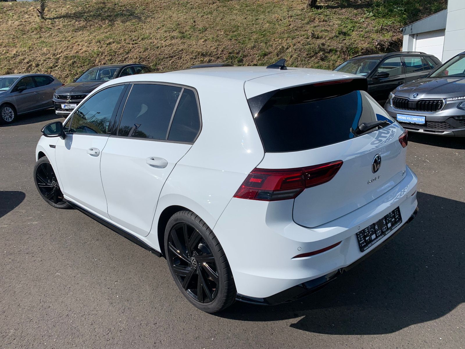 Volkswagen Golf VIII Lim. R-Line eTSI Pano./ACC/LED/Kamera