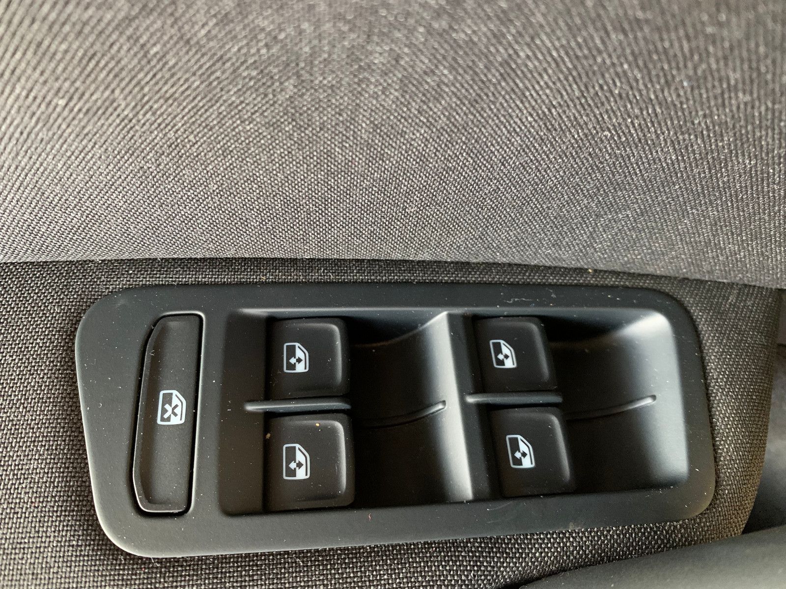 Volkswagen Golf Ko. IQ.DRIVE 18°Alu/ AppConnect/ Sitzh./PDC