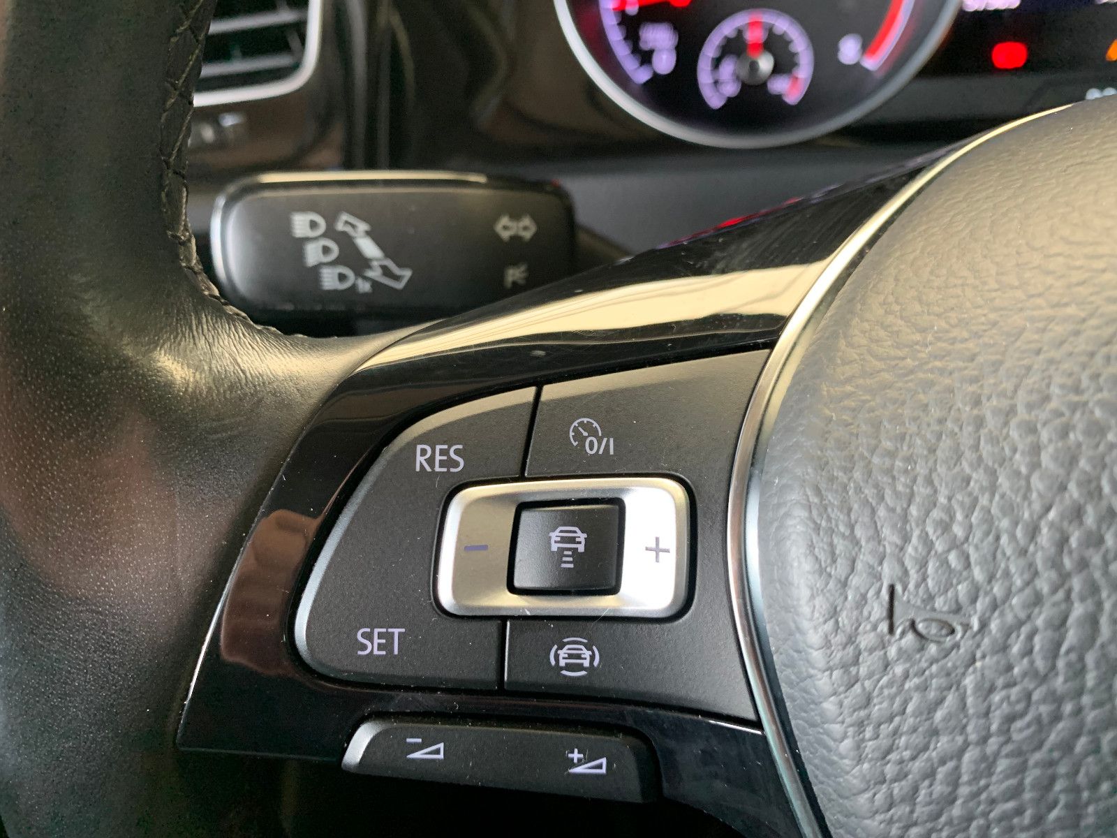 Volkswagen Golf Ko. IQ.DRIVE 18°Alu/ AppConnect/ Sitzh./PDC